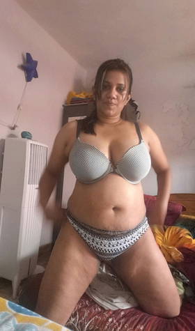 Delhi single aunty babhi available for sex service 